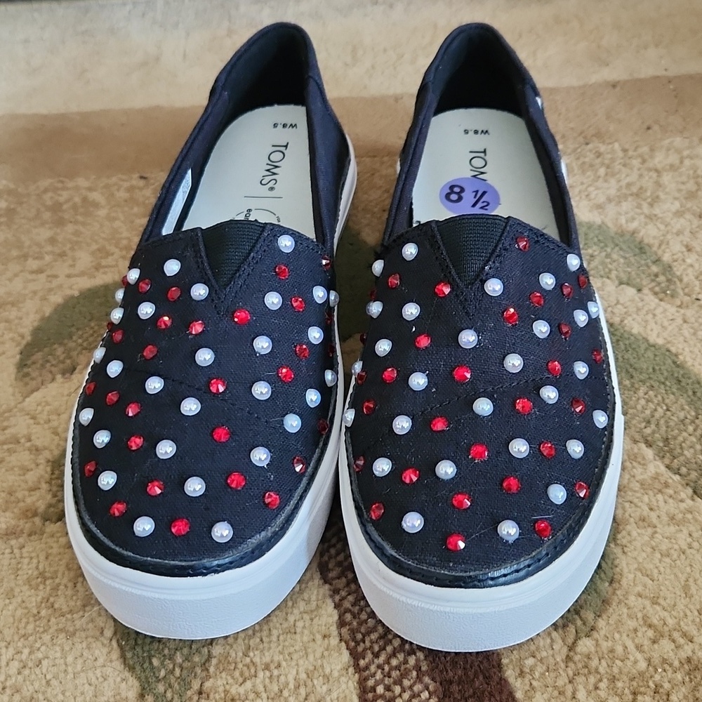 NWT!! Toms Custom made rhinestone shoes